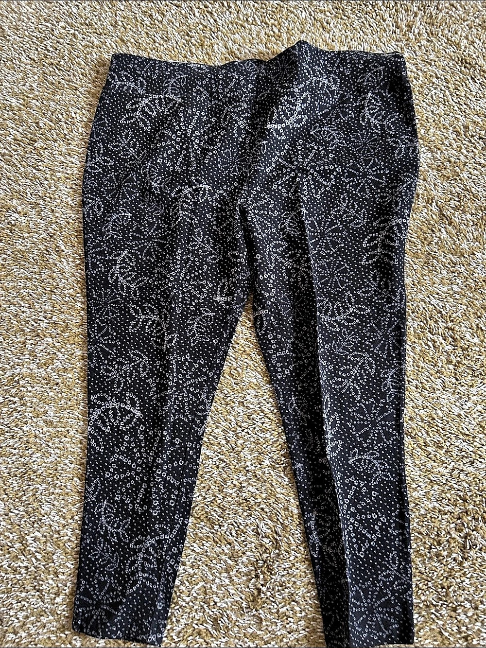 Terra and sky Women's Abstract Print Leggings in Black